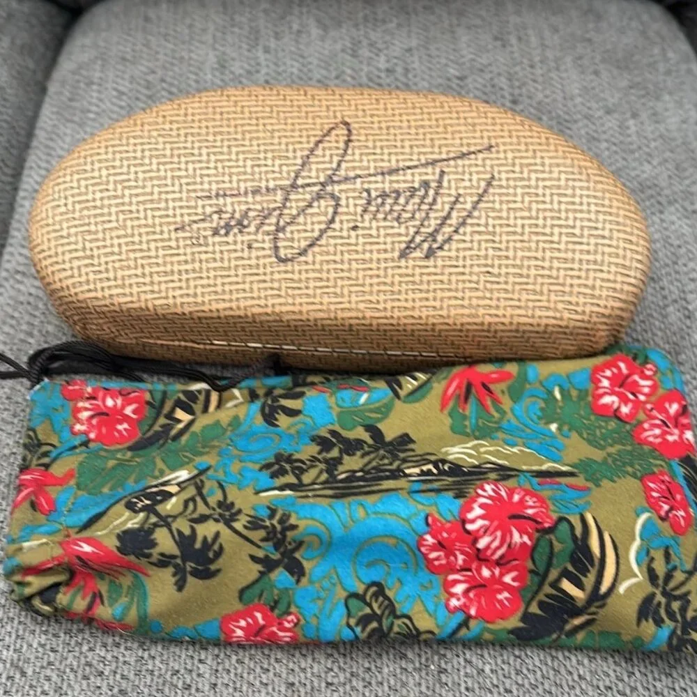 Maui Jim Sunglasses + Case & Pouch — Island Vibes Included - Picture 7 of 9